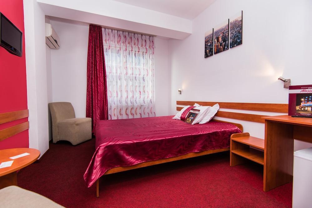 Hotel Alexis Клуж-Напока Екстер'єр фото