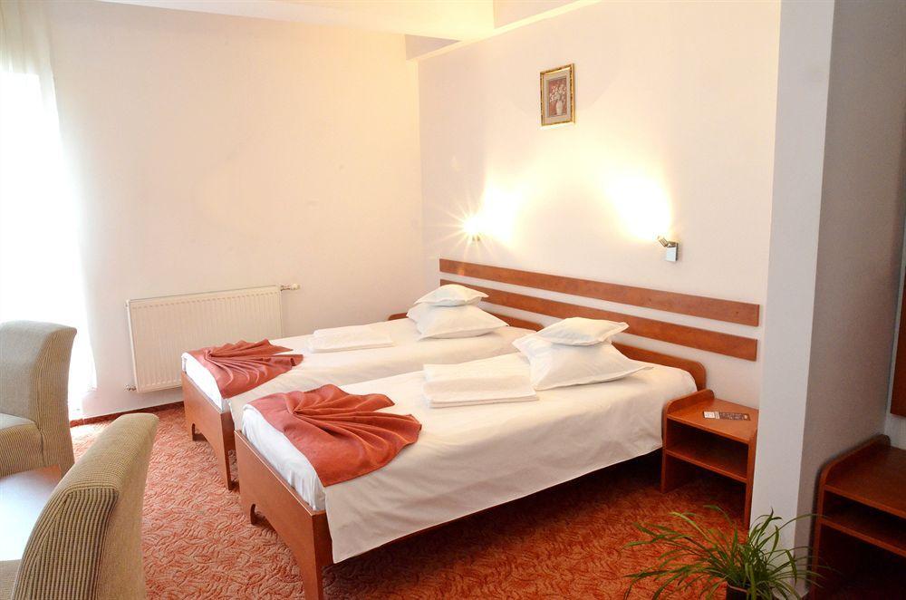 Hotel Alexis Клуж-Напока Екстер'єр фото
