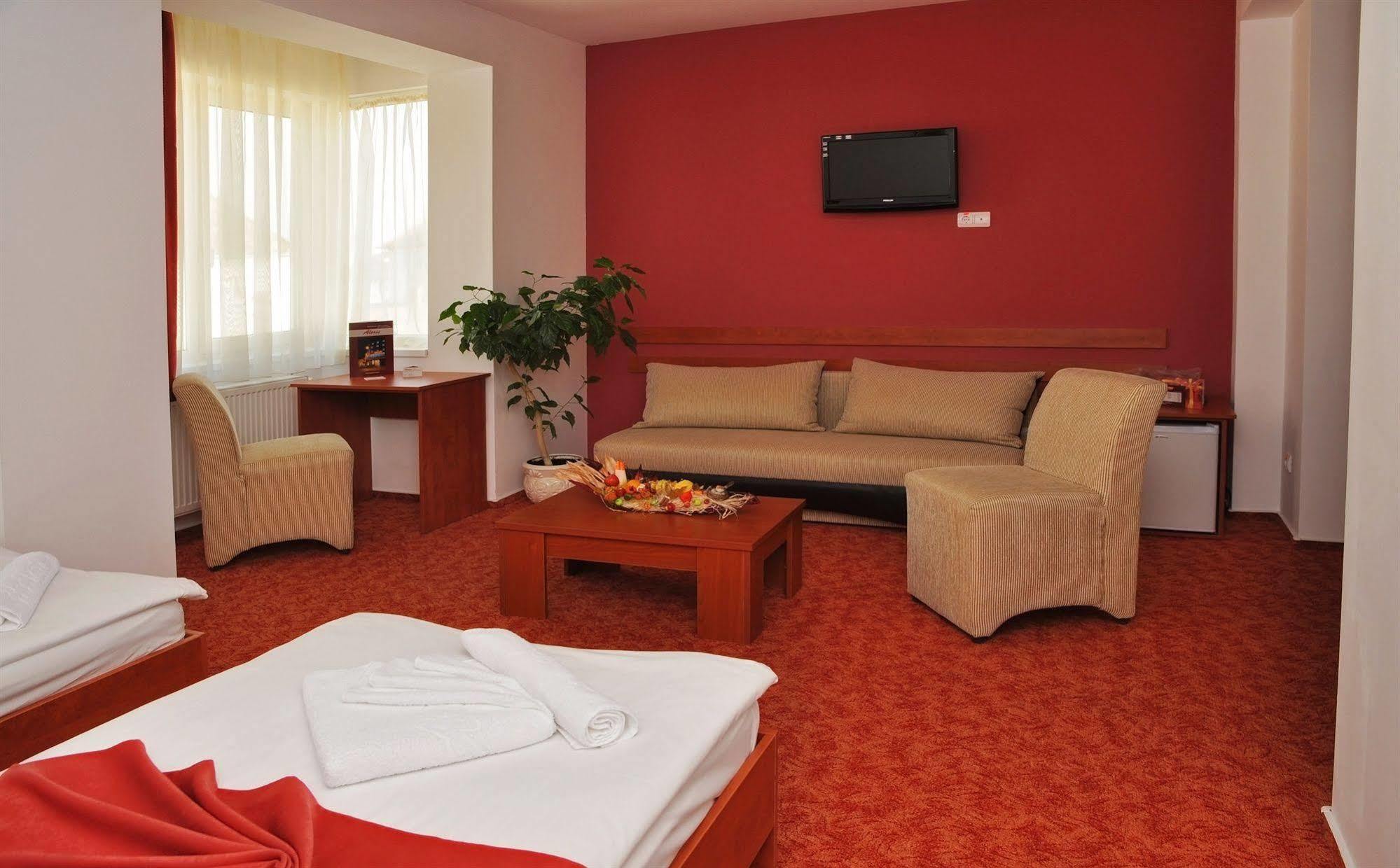 Hotel Alexis Клуж-Напока Екстер'єр фото